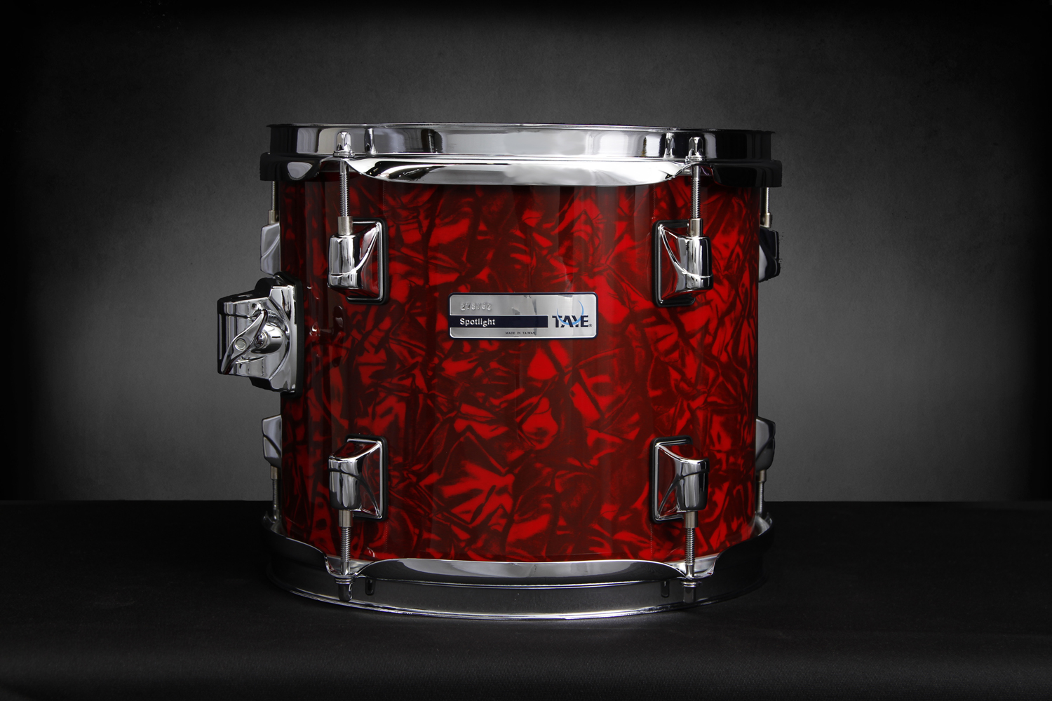 http://www.tayedrums.com/drum_sets/spotlight/images/graphic_red.jpg